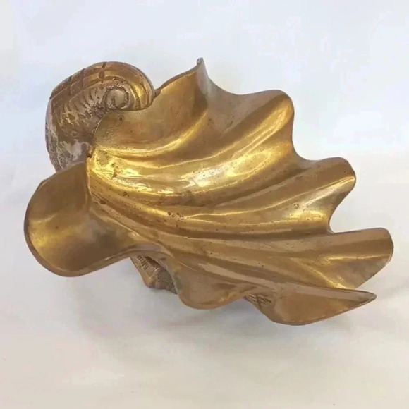 Vintage Other - Vintage solid brass footed shell dish